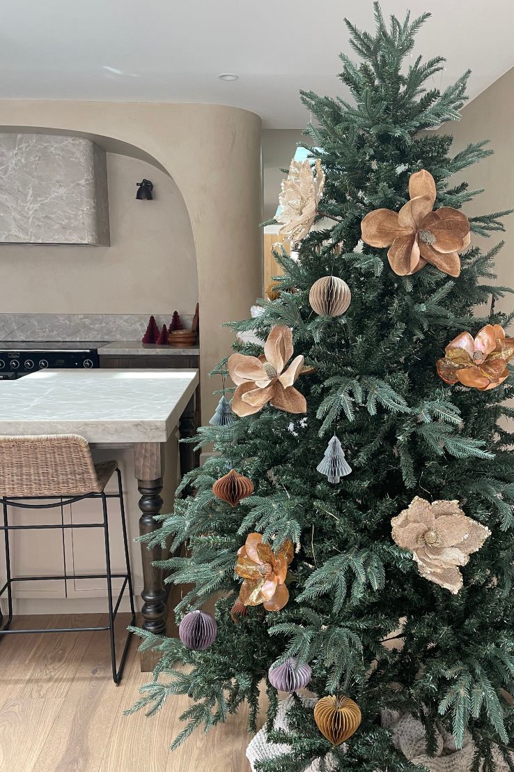 Luxe Old Gold Metallic Magnolia