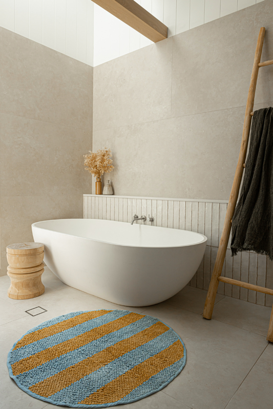 Como Stripe Round Bath Mat