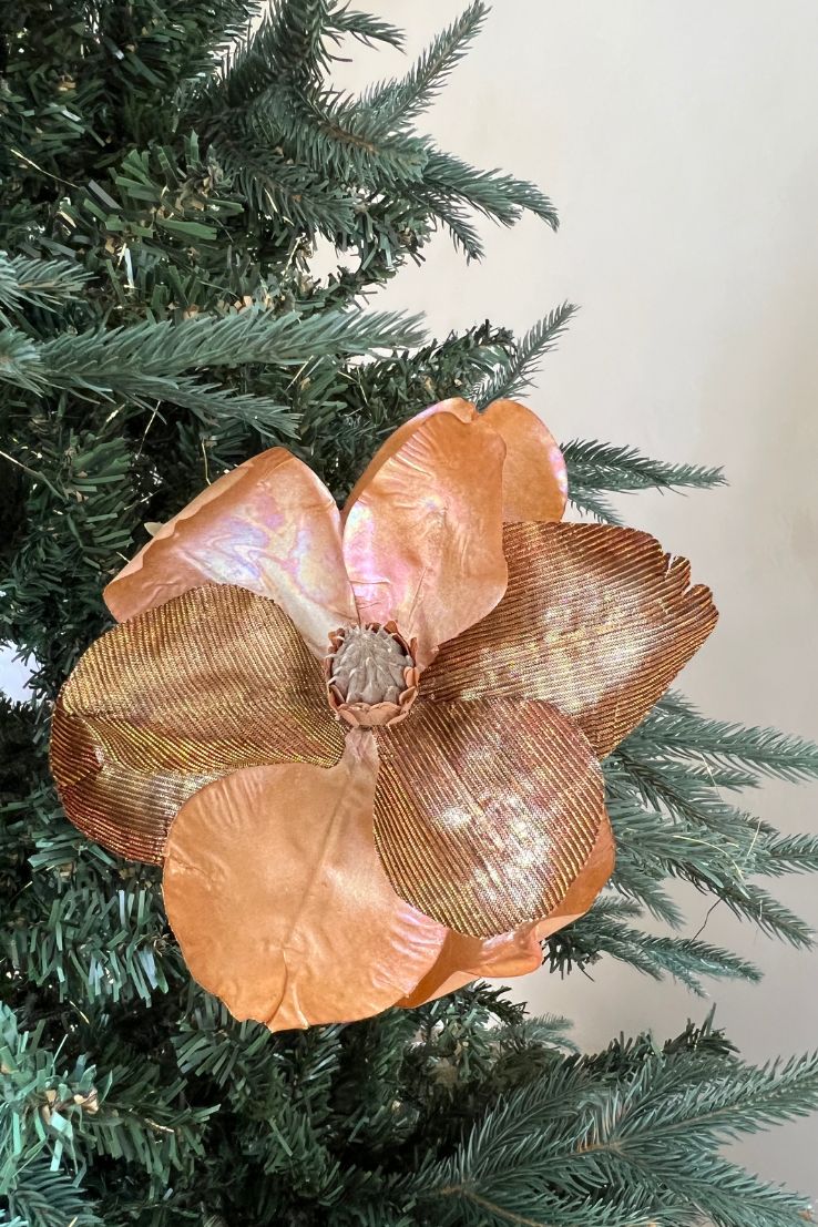 Luxe Old Gold Metallic Magnolia