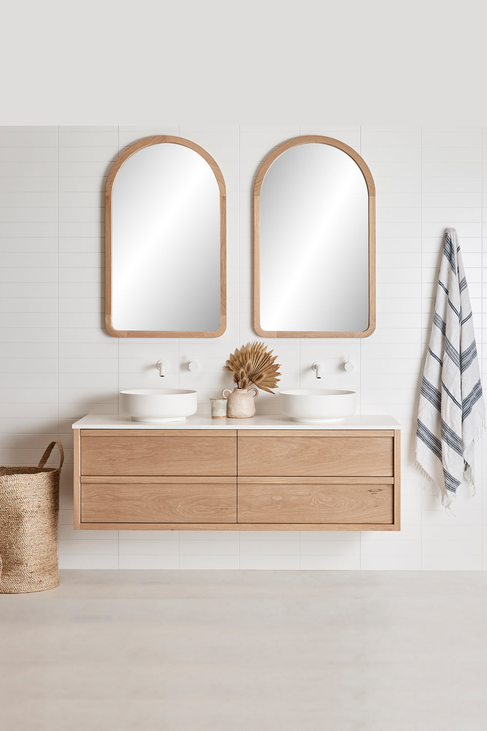 Alura Arch Mirror 600mm
