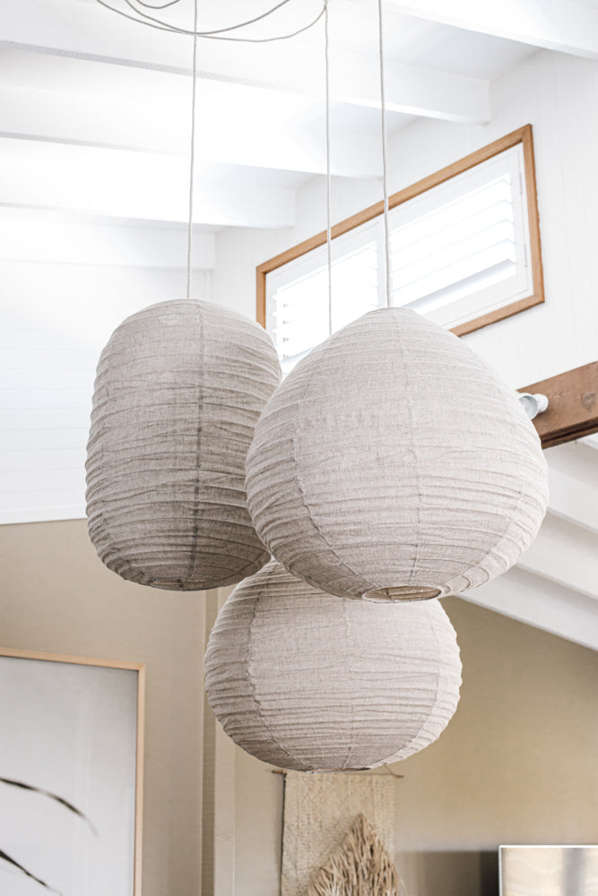 Linen Lantern, Capsule